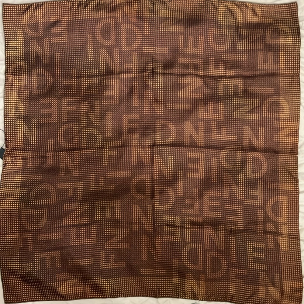 Brand new fendi silk scarf 33.5x33.5”